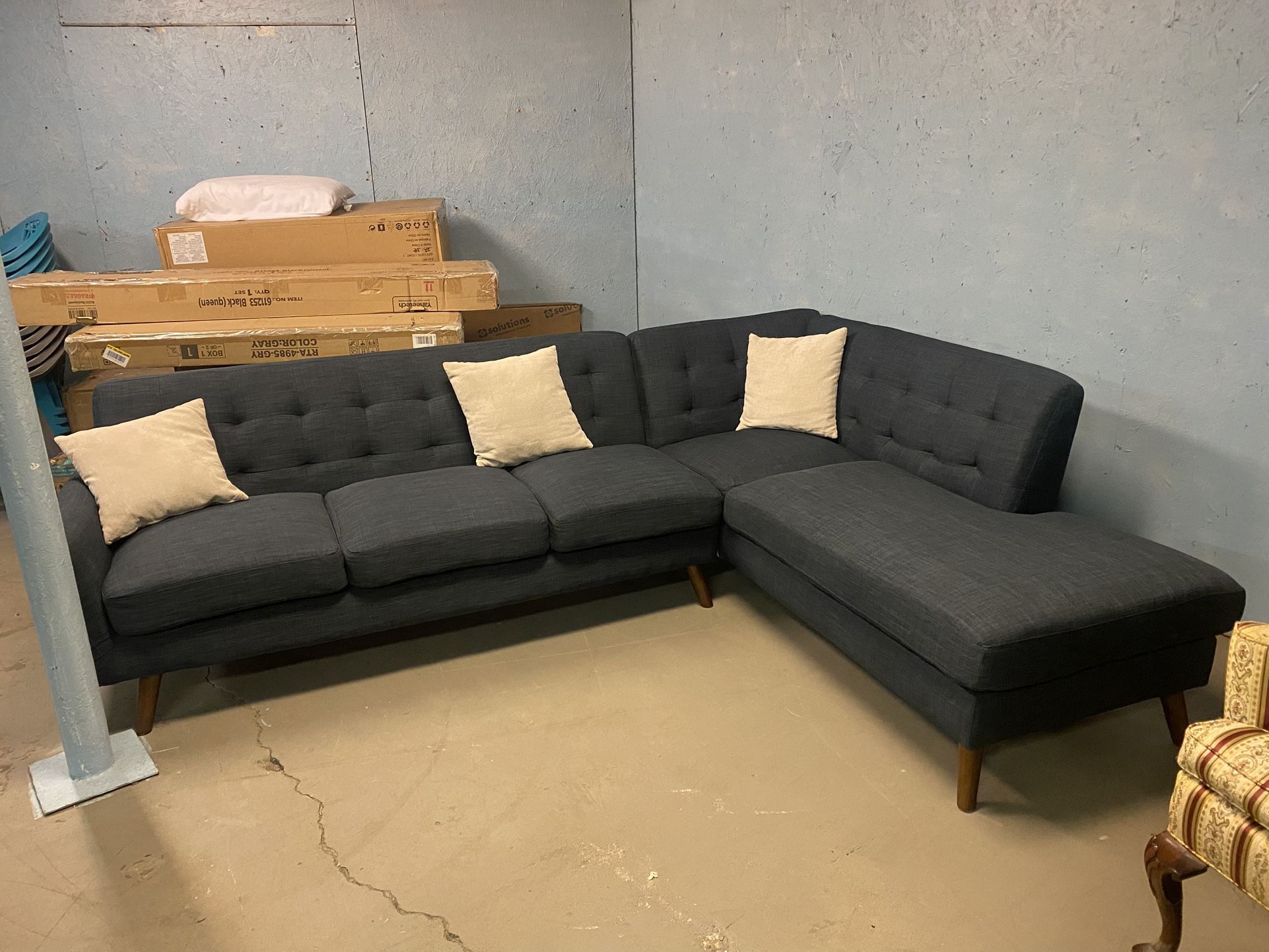 FREE delivery- Large Clean Sectional L Couch Sofa set