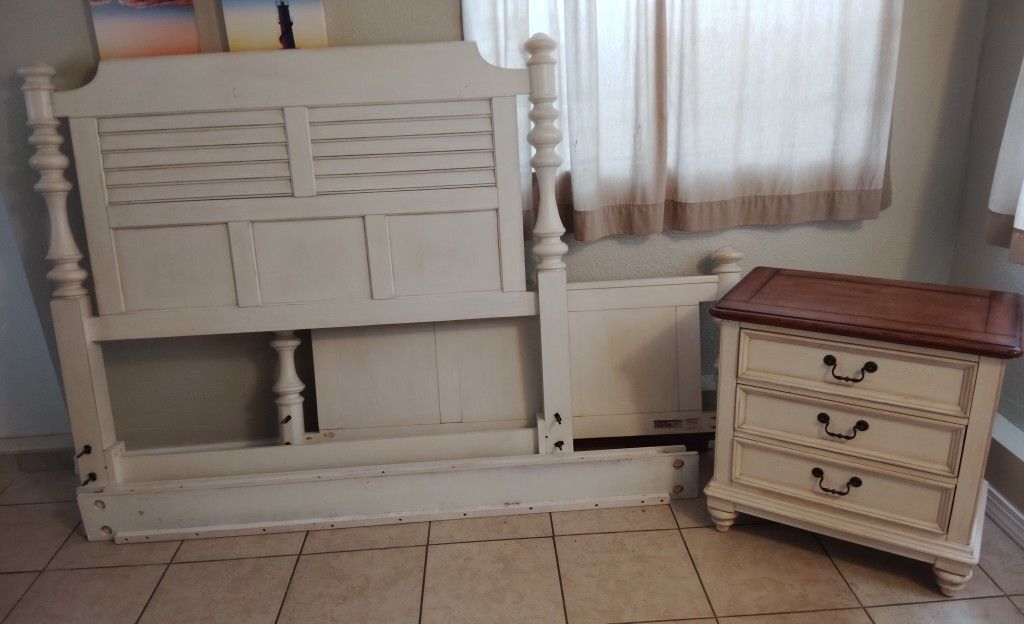 Queen Size Panel Bed Frame With Matching Nightstand