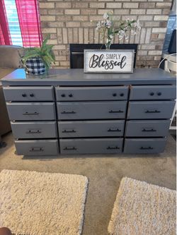 ✨✨GORGEOUS GRAY LONG 12 DRAWER DRESSER ✨✨ SOLID WOOD