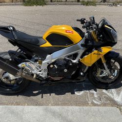 2012 Aprilia Tuono V4 R1000