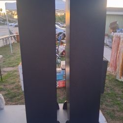 2 Klipsch iv rf 62 Home Stereo Theatre Speakers