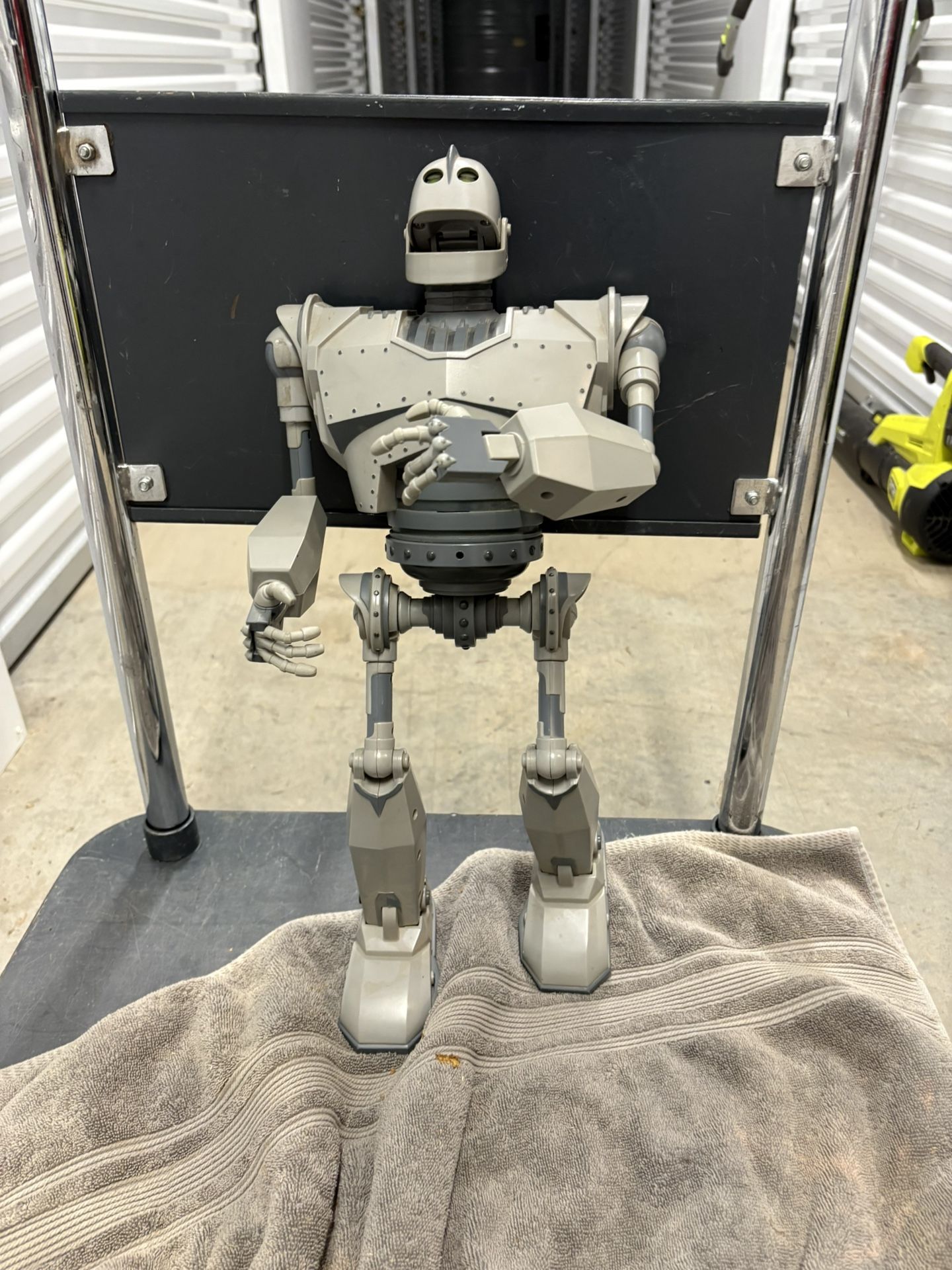 Iron Giant Figure 
