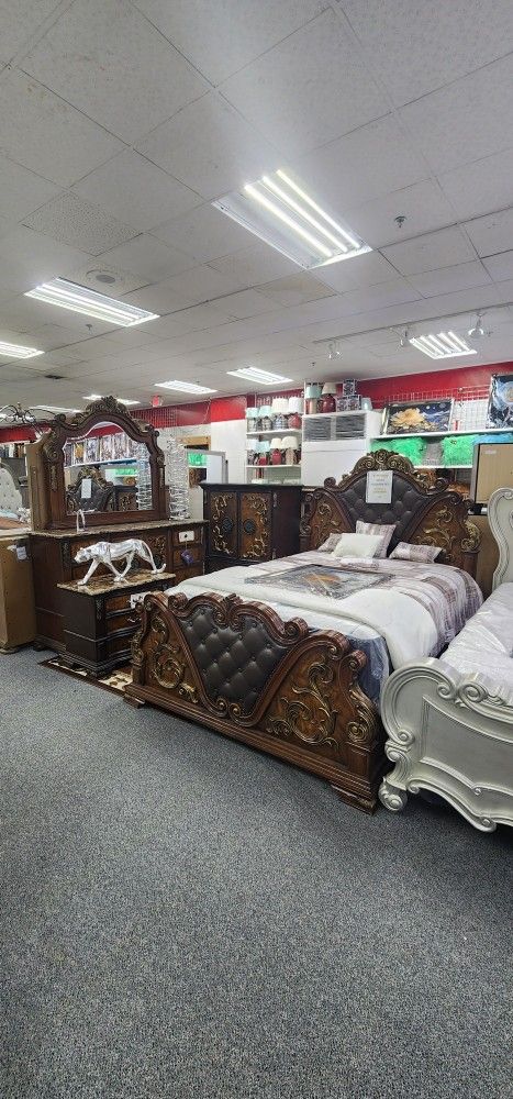 Queen Bedroom Set