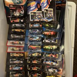 39 Hot Wheels Racing 