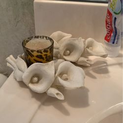 Set Of 2 Flower Candle Holders