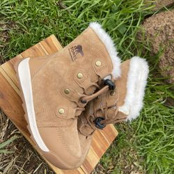 Sorel snow Boots waterproof Winter Boots Kids Size 1