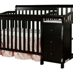 Dream On Me Jayden 4-in-1 Mini Convertible Crib and Change