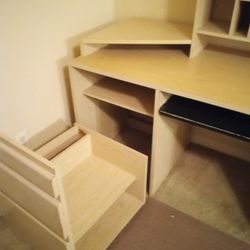 Desk With Hutch