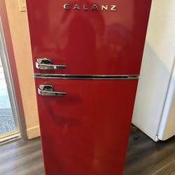 Galanz Retro Style Fridge 