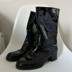 CHANEL 2021 Interlocking CC Logo Rain Boots