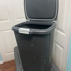 Trash Can Hefty