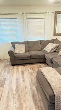 Couch set