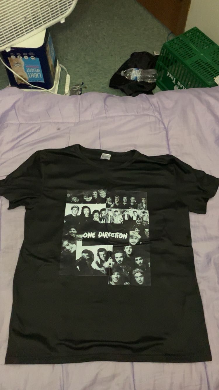 black One Direction Tee shirt. Size is XXL!