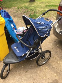 Instep jogging stroller great condition only 60 FIRM