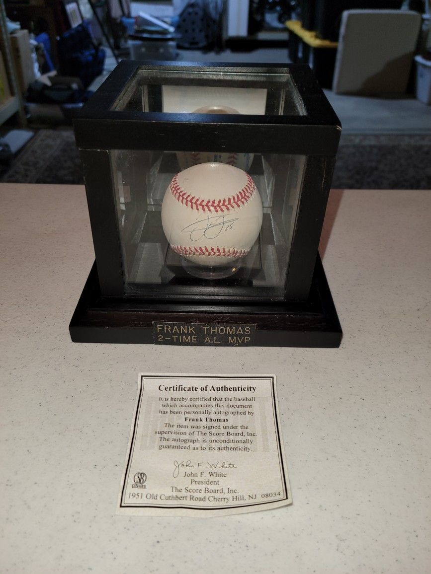Frank Thomas Chicago White Sox Signed Ball w/Display Case and COA