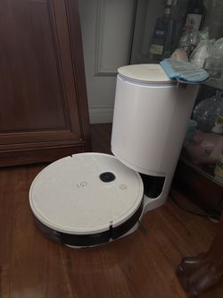 $80 Yeedi vac Station Robot Vacuum and Mop -self Emptying 3 In 1. See Description