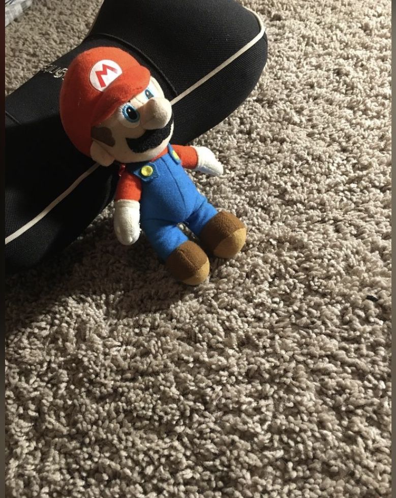 Super Mario keychain + wallet