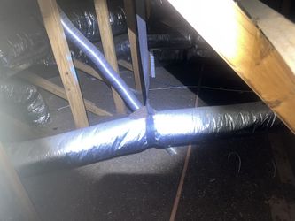 Attic Blown Insulation. Aislamiento Térmico en el Ático