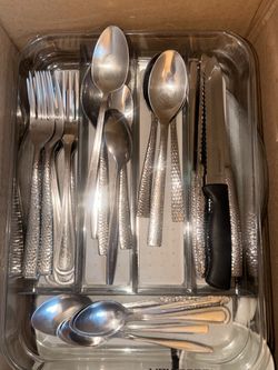 Kitchen Essentials Bundle – Plates, Bowls, Silverware & Food Storage Containers