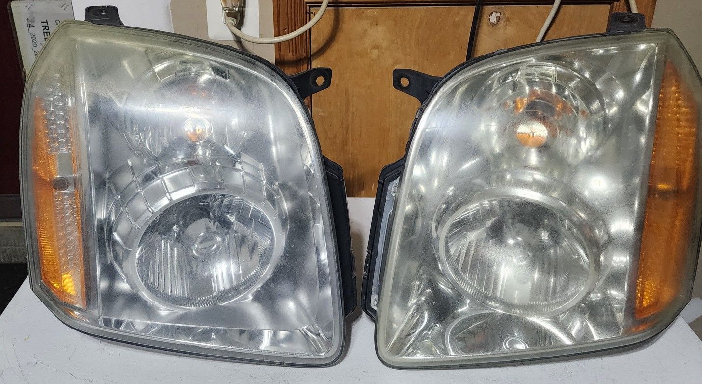 2007- 2014 Gmc Yukon Headlights