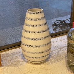 Faiancas Ideal Pottery Vase / Flower Pot. Made In Portugal 12” tall