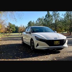 2023 Hyundai Elantra 