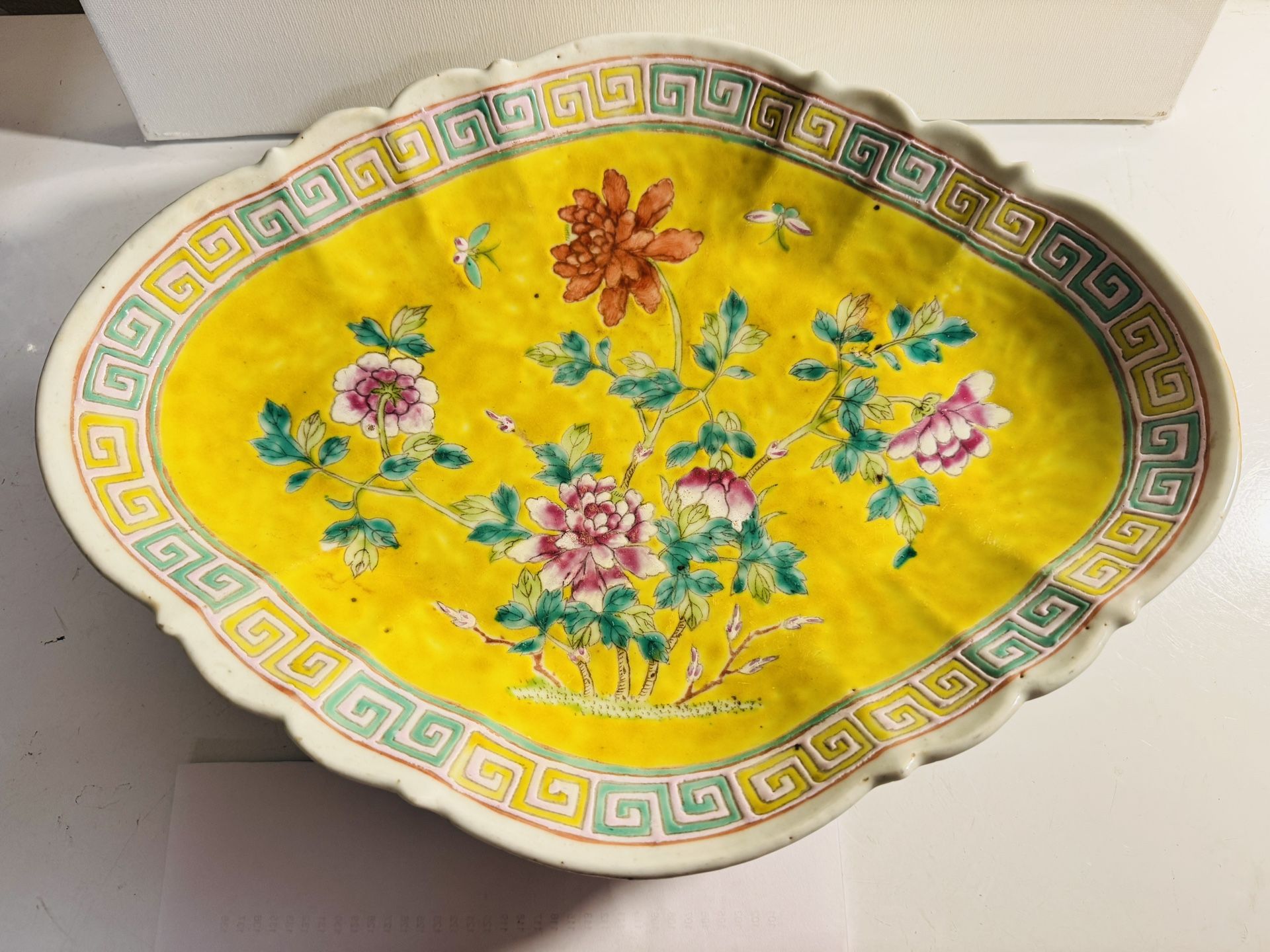 Large Antique Chinese famille rose porcelain plate