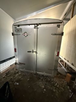 Enclosed trailer 10x6-2015