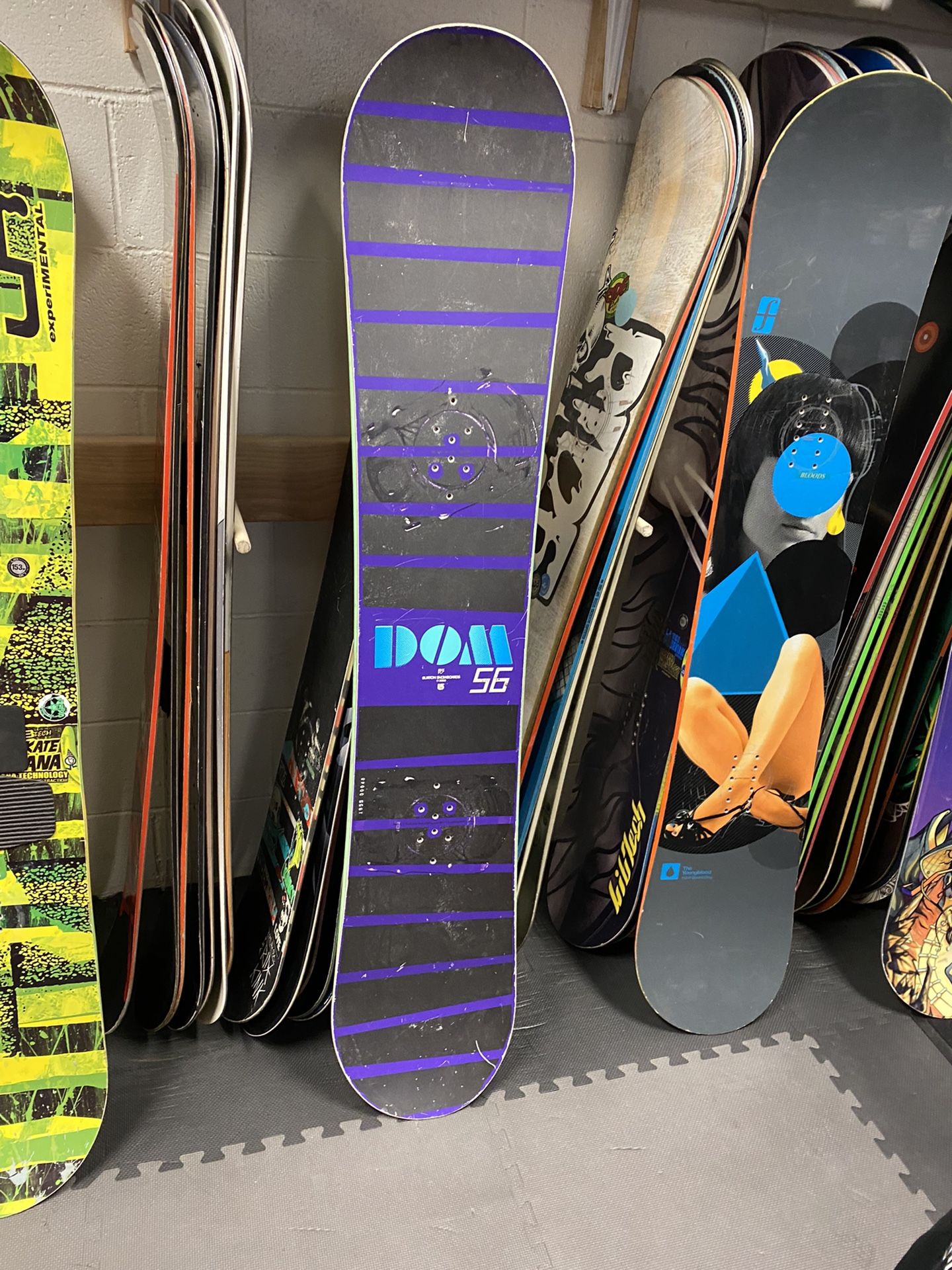 Burton dominant 156 snowboard certified with warranty