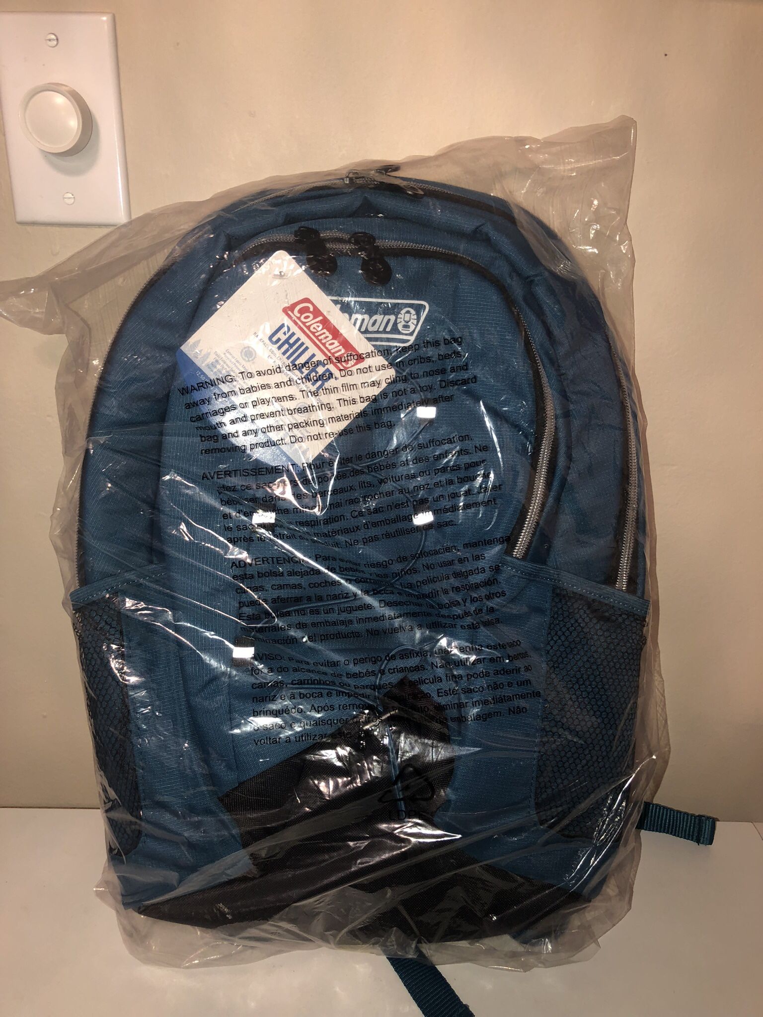 Coleman 28-can Chiller