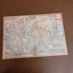 4000 Piece Educa Jigsaw Puzzle The World 53.5" X 37.5" New sealed. See 
the photos.
Made in Spain. 136x96cm.
Weight 4lb 15oz plus shipping materials.