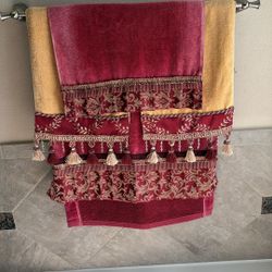 Custom Made Decorative Towel Set 