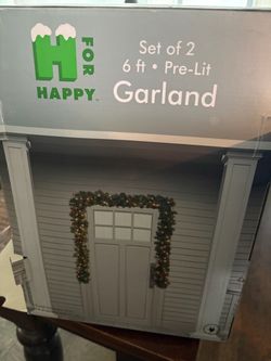 6 ft Pre-Lit Garland