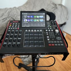 MPC X Excellent Condition - With Cover, Samples, Flash Drive
