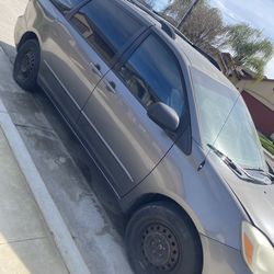 2005 Toyota Sienna