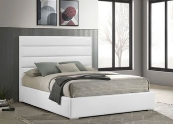 Queen bed // financing available