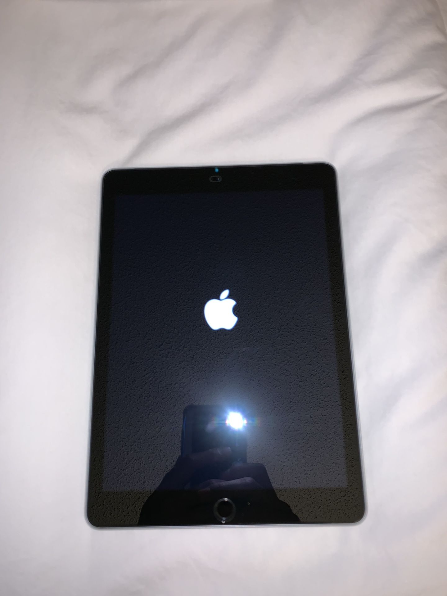 iPad 5th Generation Space Grey 32GB