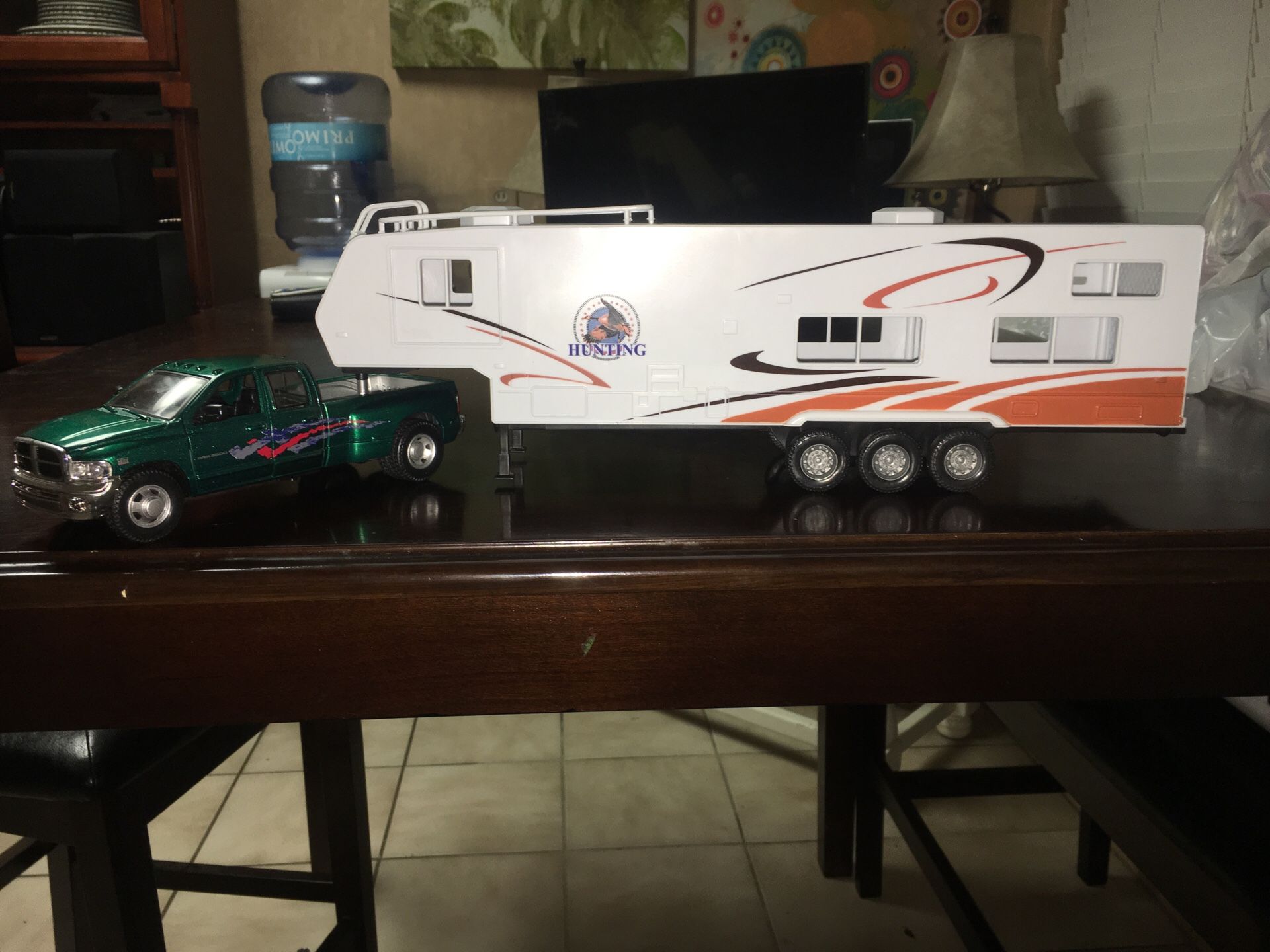 Die cast 2005 Dodge Ram fifth wheel toy truck
