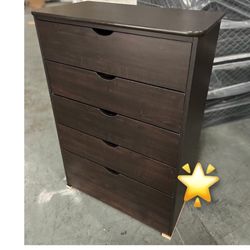 Dresser No Knobs 