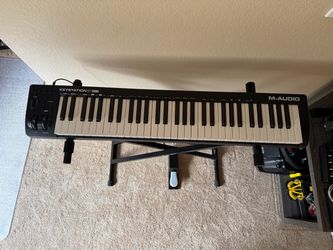 M-Audio Keystation 61 MIDI Controller Keyboard With Stand And Sustain Pedal
