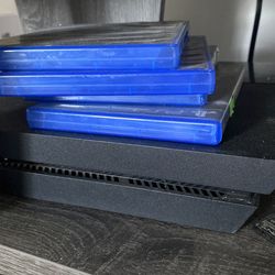 PS4 come with 4 games