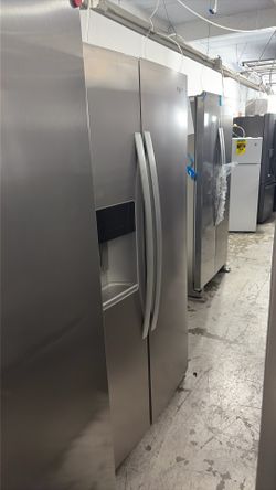 Whirlpool side by side refrigerator