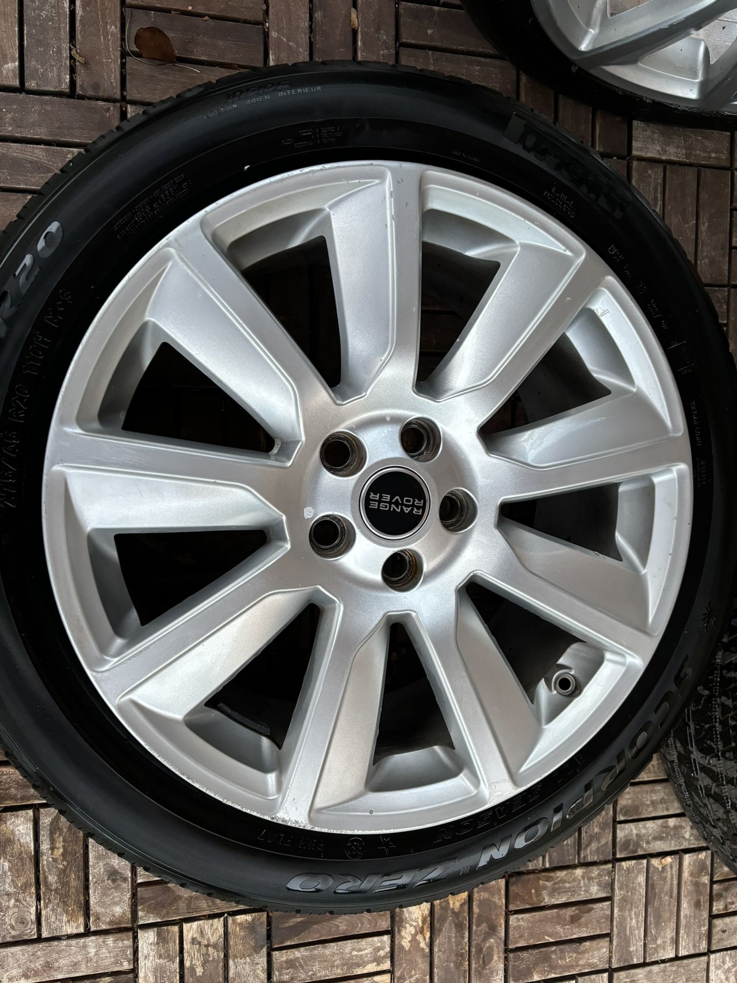 Range Rover 20” Rims With Tires 