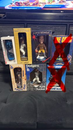 Dodgers Giveaways Bundle (Bobbleheads/Jacket/Sunglasses)