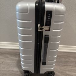 NEW 24” Medium Check In Luggage Suitcase Maleta (Never Used)