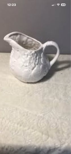 Mikasa English Countryside Pitcher DP900 White Made in Taiwan