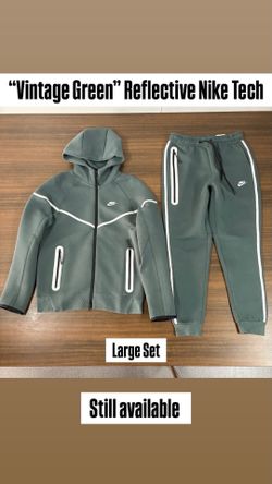 Vintage Green Reflective Nike Tech Set Medium