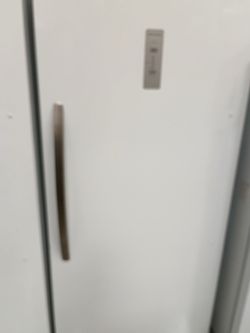 New midea stand up deep freezer and services