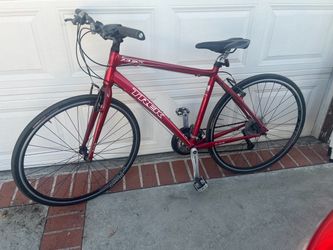 Trek FX Hybrid Bike – Red , Bicycle need”s air in tires a
