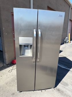 Refrigerator By Frigidaire